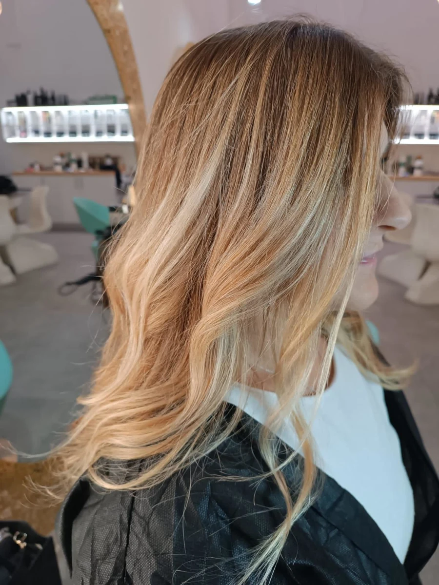 nove-hair-inhouse-cliente-stile-27-lato